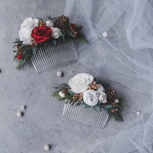 Winter wedding hair accessories, Christmas flower hair comb, Greenery hair piece, Pine cones headpiece, Bridal hair, Bridesmaids hair comb