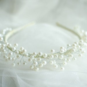 Wedding headband, Bridal Headband, Bridal Hair Accessory, Pearl headband, Wedding hair Accessory, First communion hairpiece, Flower girl
