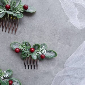 Winter wedding hair accessories for bride, Greenery hair comb, Greenery wedding bridal accessory, Boho wedding, Eucalyptus hair piece image 4