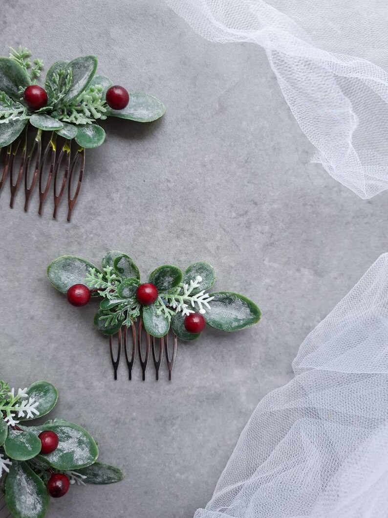 Winter wedding hair accessories for bride, Greenery hair comb, Greenery wedding bridal accessory, Boho wedding, Eucalyptus hair piece image 4