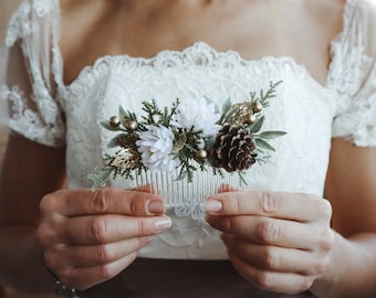 Winter wedding hair accessories Christmas hair comb Greenery hairpiece Pine cones headpiece Bridal hair comb Bridesmaids hair accessories