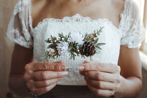 Winter Wedding Hair Accessories Christmas Hair Comb Greenery Hairpiece Pine Cones Headpiece Bridal Hair Comb Bridesmaids Hair Accessories