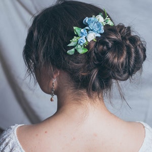 Wedding hair accessories for bride, Dusty blue flower hair comb, Greenery wedding bridal accessory, Boho winter wedding, Greenery hair piece image 3