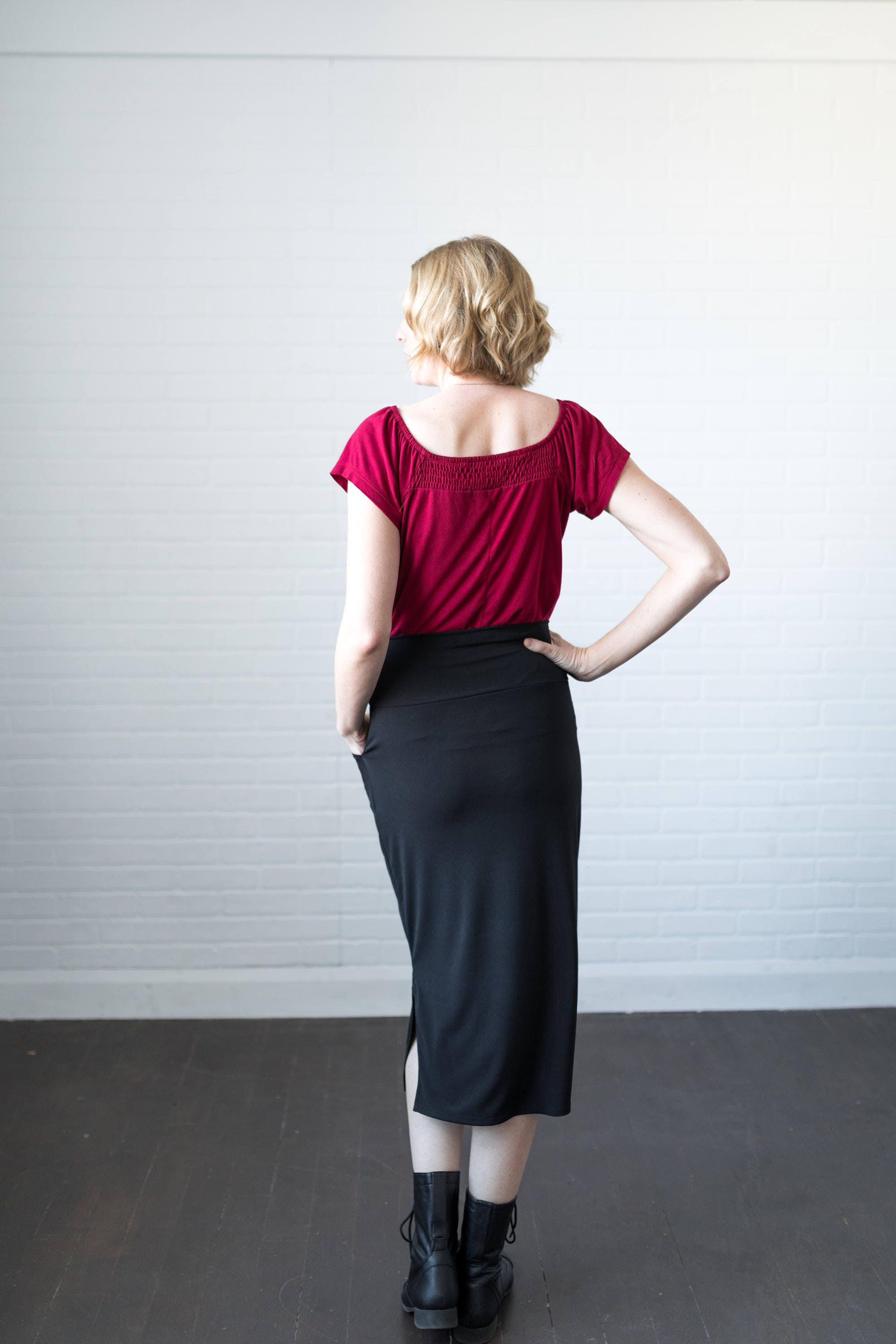 Women's Solid Black Midi Skirt with Belt