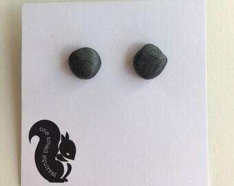 Stones Graphite Stud