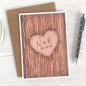 Biglietto di auguri per San Valentino e anniversario con intaglio dell'albero / Iniziali intagliate