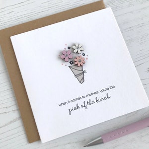 Biglietto di auguri per la festa della mamma con bouquet floreale / Biglietto con fiori fatti a mano / Scelta del mazzo