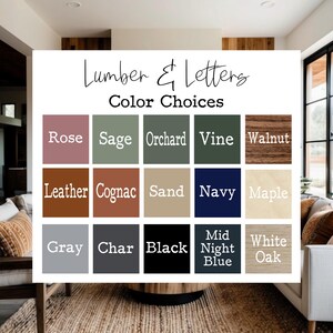 Op de afbeelding: Een kleurenkaart voor "Lumber & Letters" producten, met een verscheidenheid aan tinten. De kaart bevat Rose, Sage, Orchard, Vine, Walnut, Leather, Cognac, Sand, Navy, Maple, Gray, Char, Black, Mid Night Blue en White Oak.
