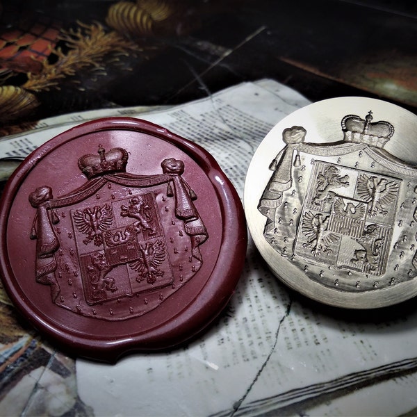 Family crest on the sealing wax press