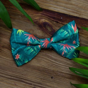 Tropical bow tie, creative with flowers and leaves. Hawaiian style Wedding hawaii . exotic bow tie. Boy bow tie. Adult bow tie Strelitzia