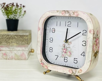Horloge de cheminée shabby chic, roses décorées à la main, horloge de bureau en bois beige