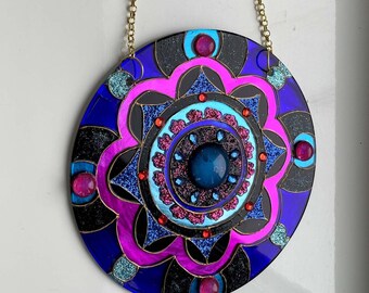 Handgeschilderde glas-in-lood mandala suncatcher 7", glitter strass muurdecoratie