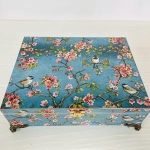 Storage box Chinoiserie Birds, Large blue box, 12-compartment tea box, Accesory Holder, Desk organization, Trinket box, Wooden kitchen decor