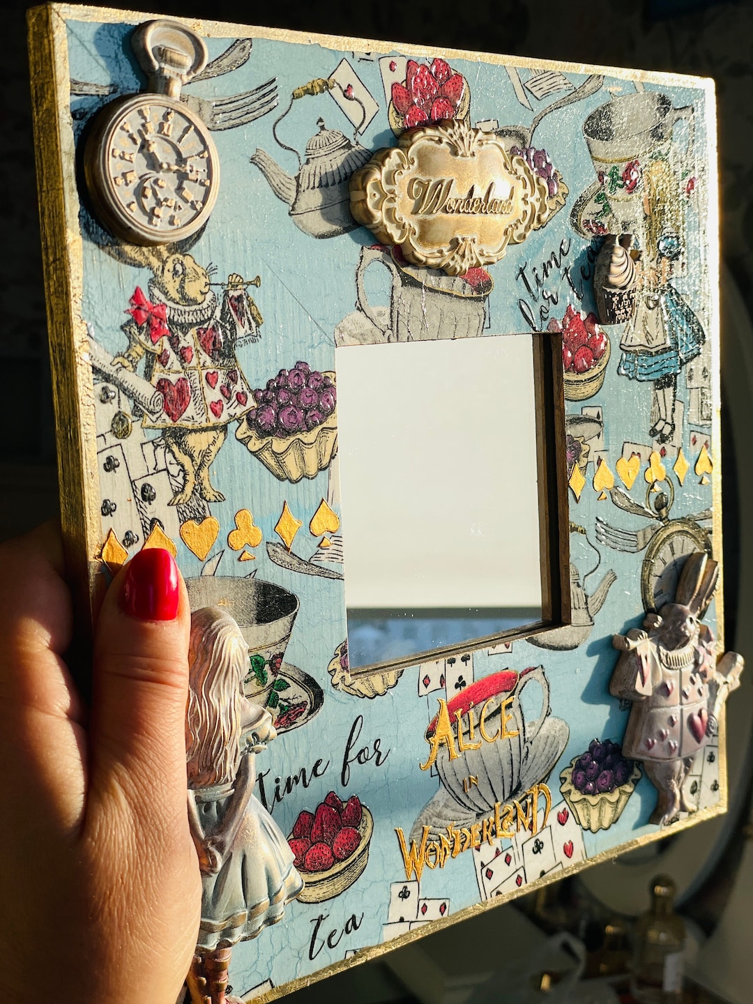 アリス・イン・ワンダーランド ミラー Wall Mounted Square Mirror in Blue Frame Alice in Wonderland