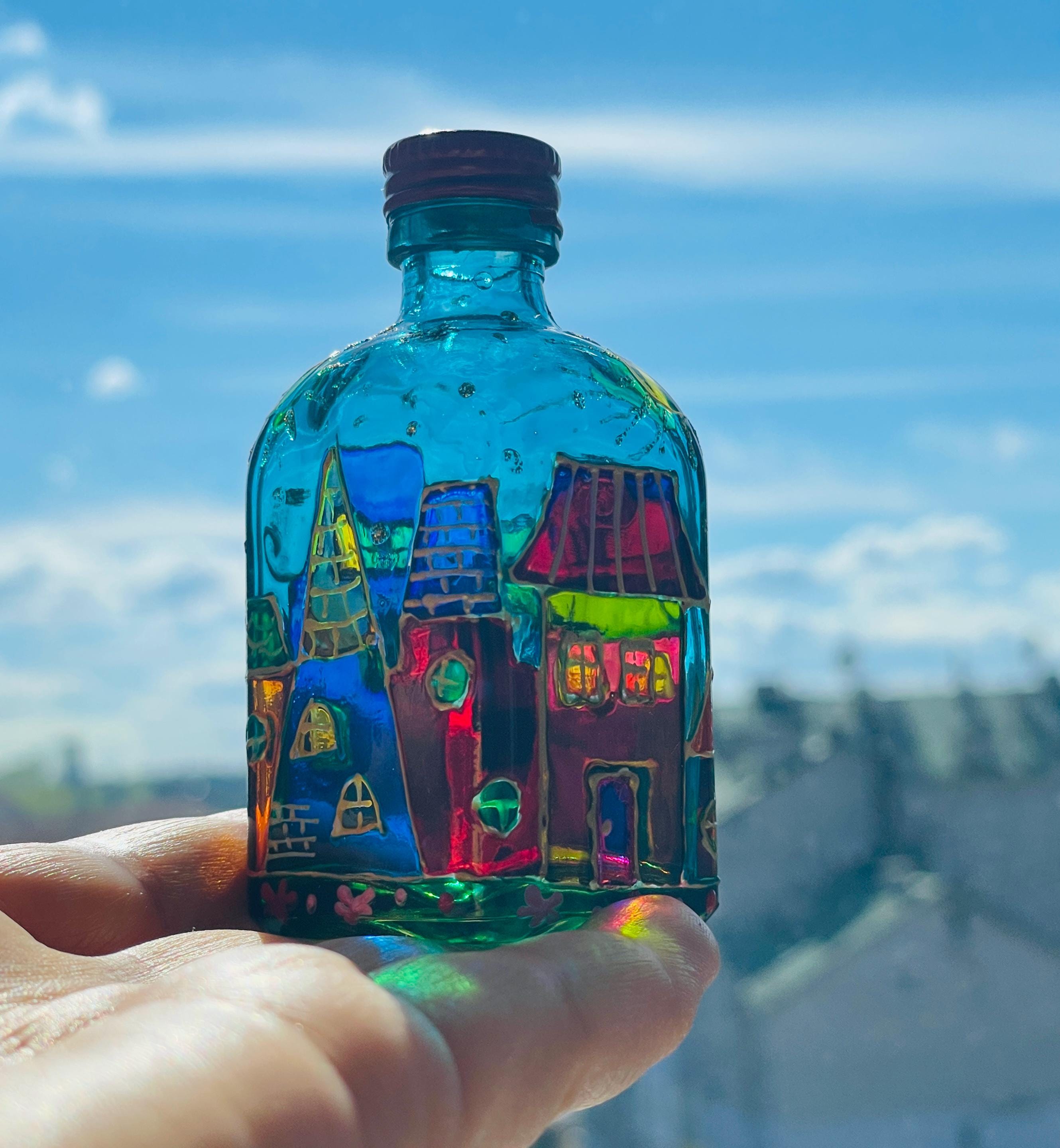 抽象画 ボトルとグラス 額装品 装飾的なステンドグラスボトル、手描き、カラフルなボトル、ユニークな