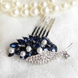 Small blue hair pin with pearls Blue wedding hair clip Sapphire Crystal Bride head piece Dark blue hair comb Something blue for bride