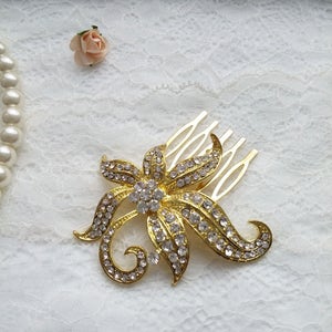 Golden flower wedding comb Bridal hairpiece Rhinestone leaf Vintage styled,  golden headpiece.
