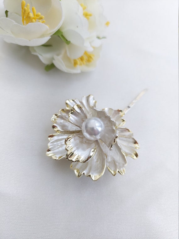 White Flower With Big Pearl Bridal Hair Pin Pearl Hair Clip  display picture 3