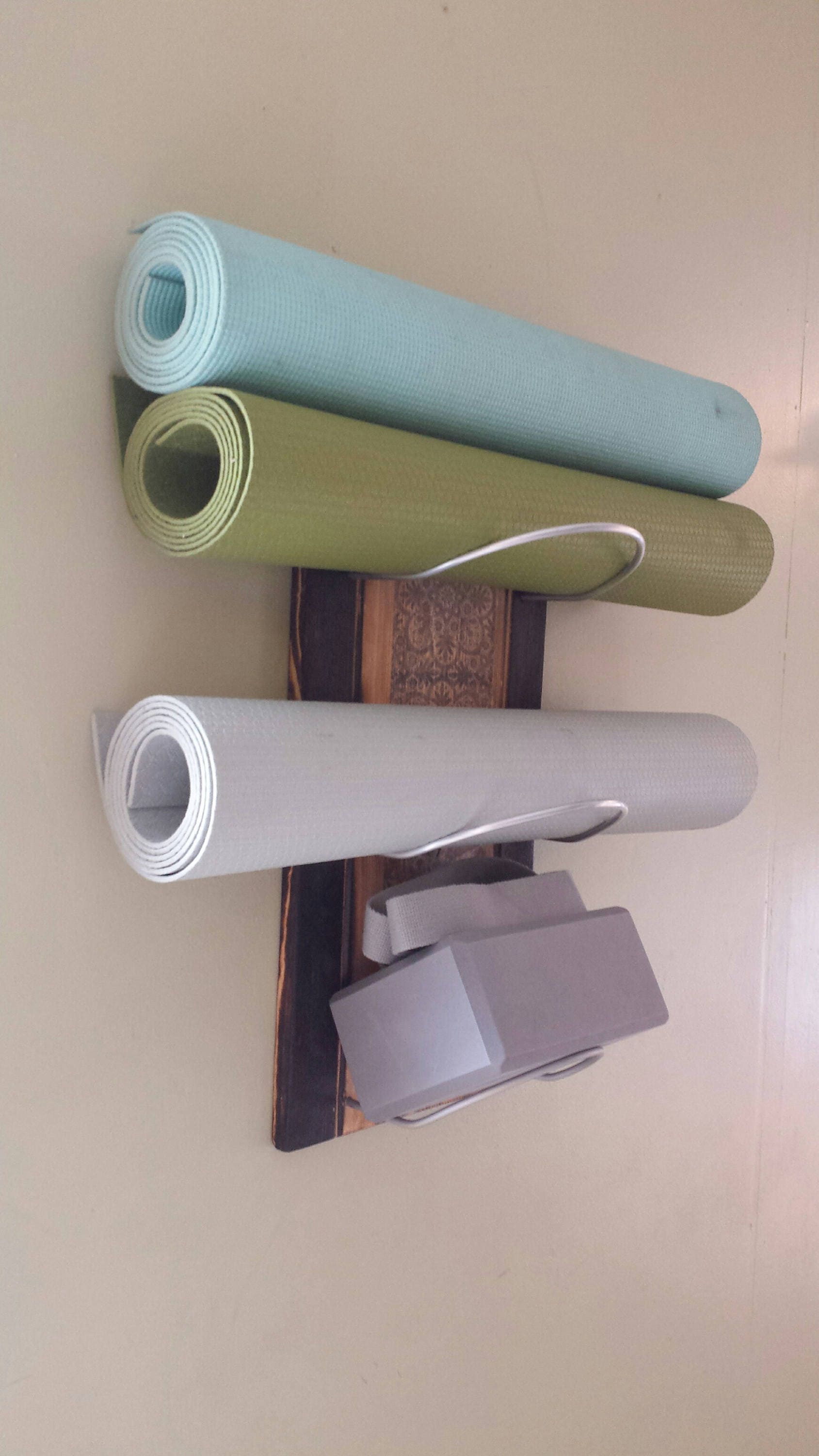 yoga matt wall mount