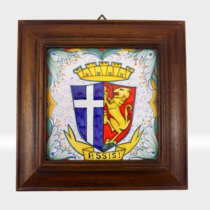 M10/20 - Tile with wood frame