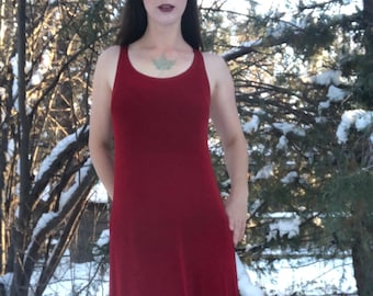 Vestido largo rojo vintage sin mangas, ideal para las fiestas, hecho en EE. UU.