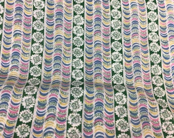 4.5 yards great retro dress or blouse fabric