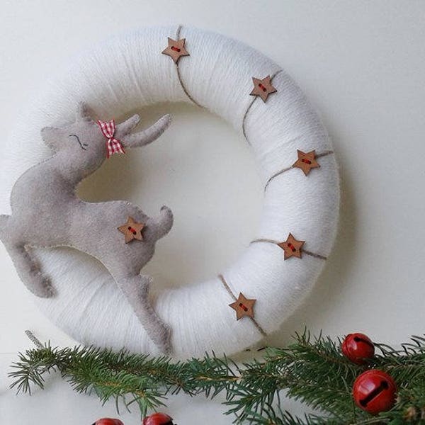 Christmas wreath with reindeer and stars in Nordic style-winter white wool wreath-Christmas gift-Christmas wreath