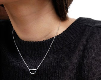 half circle necklace, geometric necklace, geometric jewelry, circle necklace, modern necklace, simple necklace, minimal necklace, circle