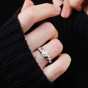 Chunky Pearl Silver Ring, Bold Sculptural Band with White Pearl, Modern Minimalist Statement Ring, Unique Elegant Jewelry Gift for Her