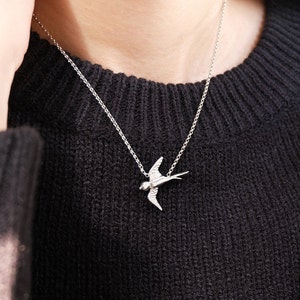 bird necklace, dove necklace, dainty necklace, silver bird necklace, bird charm, bird jewelry, animal necklace, animal jewelry, silver bird