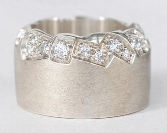 MOUNTAIN STATEMENT RING, ring met zirkonia, bergring, cz-ring, grote ring, zware ring, grote ring, brede koepelring, bandring, massieve ring