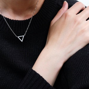 cz triangle necklace, geometric necklace, dainty necklace, geometric jewelry, everyday necklace, triangle jewelry, triangle pendant