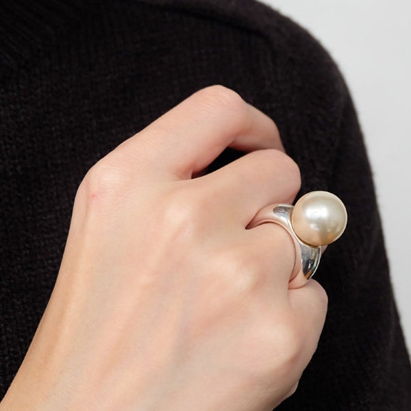 LARGE PEARL RING, pearl ring, white pearl ring, big pearl ring, pearl silver ring, pearl statement ring, unique pearl ring, wedding ring