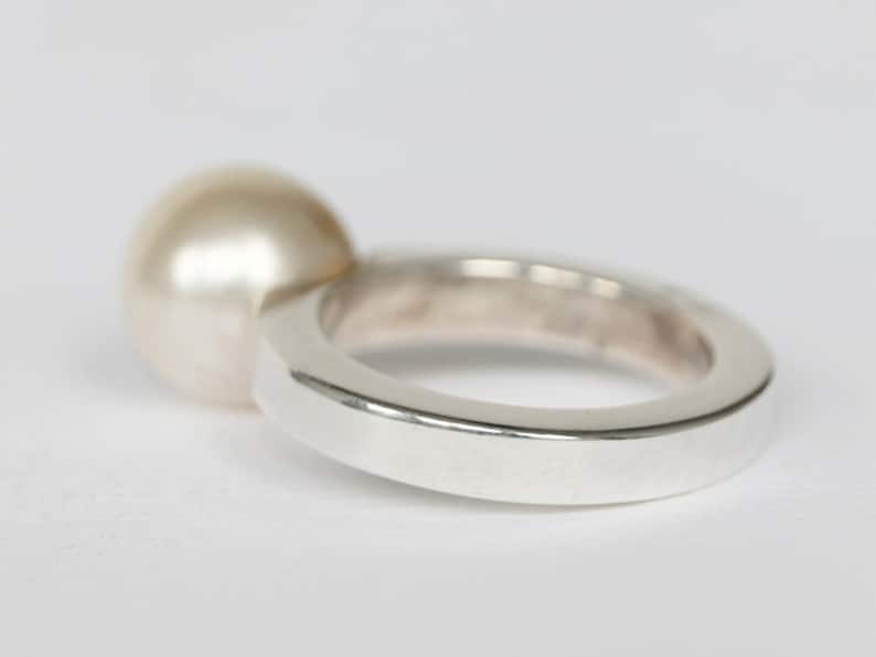 BAND PEARL RING, pearl ring, white pearl ring, big pearl ring, pearl silver ring, pearl statement ring, unique pearl ring,pearl wedding ring zdjęcie 2