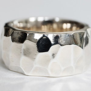 HAMMER SILVER RING, chunky gold ring, silver hammered ring, thick silver ring, solid silver ring, unisex ring, statement ring, stacking ring