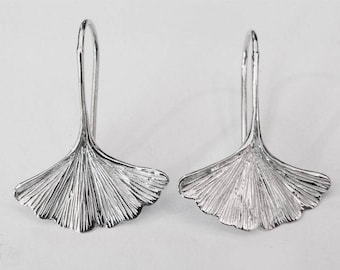 boucles d’oreilles ginkgo, boucles d’oreilles nature, boucles d’oreilles en argent, boucles d’oreilles en feuilles, feuille de ginkgo biloba, cadeau pour elle, ginkgo, bijoux ginkgo, feuille de ginkgo