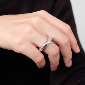 ANILLO DE BANDA DE TOPACIO, anillo de topacio blanco en plata esterlina, anillo de topacio, anillo de banda de topacio, banda ancha de plata, anillo de banda sólida, anillo pesado, anillo de banda