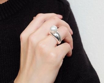 WHITE PEARL RING, pearl ring, white pearl ring, big pearl ring, pearl silver ring, pearl statement ring, solid pearl ring, big pearl ring