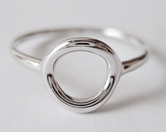 small circle ring, open circle ring, silver circle ring, minimalist ring, geometric ring, eternity ring, minimalist jewelry, modern ring