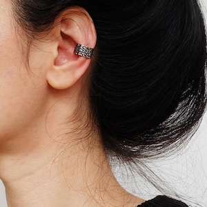 texture ear cuff, silver upper ear cuff, silver hammered wide wrap, non pierced ear cartilage, silver ear cuff, wide earring, minimal cuff