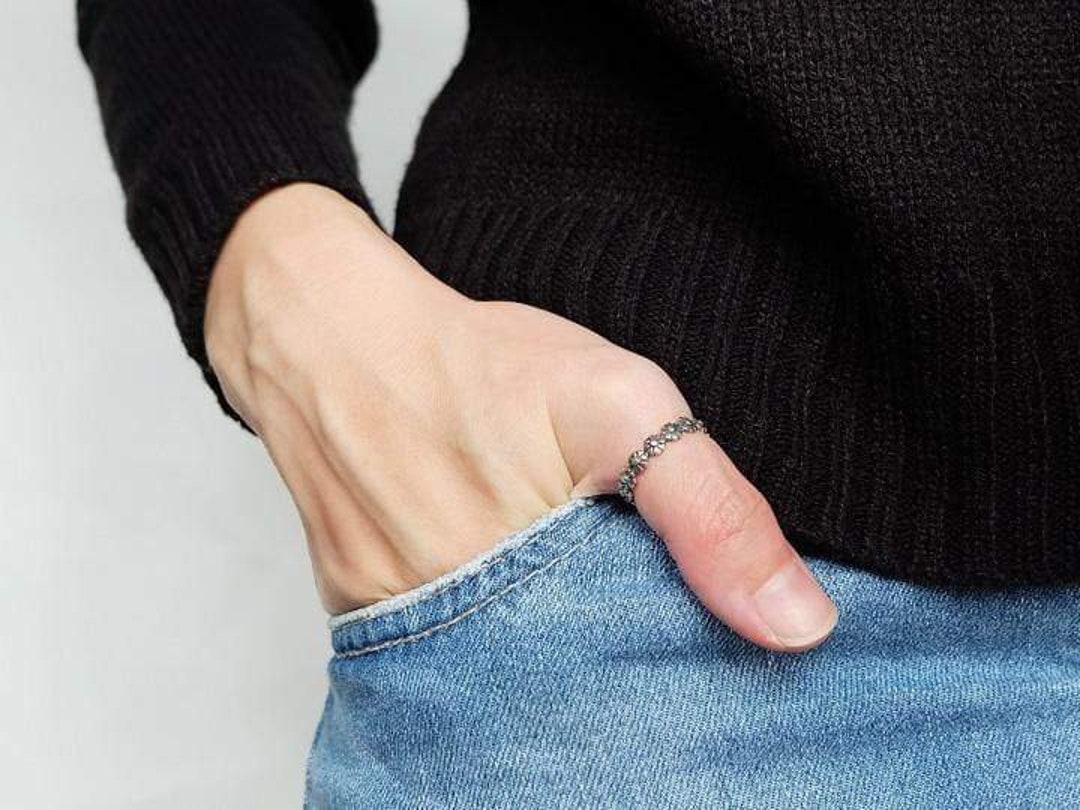 Flower thumb ring best sale