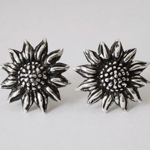 sunflower earrings, sunflower earrings, sunflower stud earrings, flower earrings, sunflower jewelry, gift for her, sunflower gift for mom