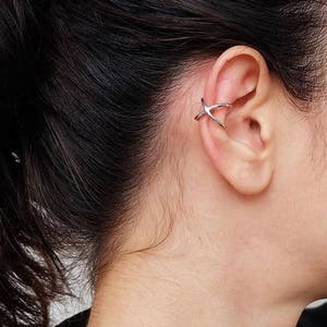 criss cross ear cuff, cartilage ear cuff, no pierce ear cuff, simple ear cuff, x ear cuff, cross ear cuff, cuff earrings, minimal ear cuff