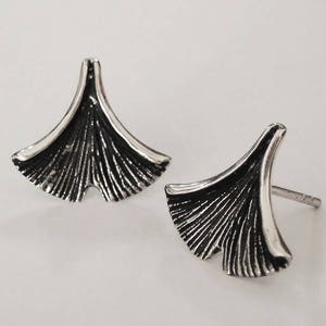 ginkgo leaf earrings, nature earrings, silver earrings, leaf earrings, ginkgo biloba leaf, gift for her, ginkgo, ginkgo jewelry, ginkgo leaf