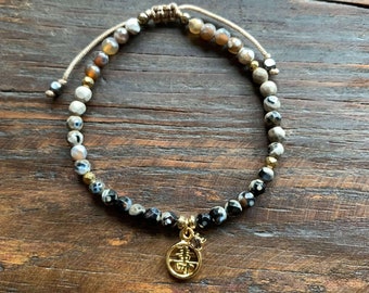 BLACK AGATE natural stone adjustable bracelet with Chinese character lucky charm SHÒU (longevity)