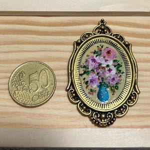 1:12 oval hand-painted painting with gold frame