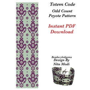 Puede incluir: Un patrón digital para una pulsera de puntada peyote de conteo impar. El diseño presenta un patrón repetitivo de formas florales moradas sobre un fondo verde claro. El texto dice "Totem Code" y "Instant PDF Download".