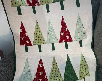Lap Quilt, Christmas Tree Quilt, Handmade Quilt, Christmas Throw, Handmade in Wales, Christmas Quilt, Patchwork Quilt, Handmade Throw