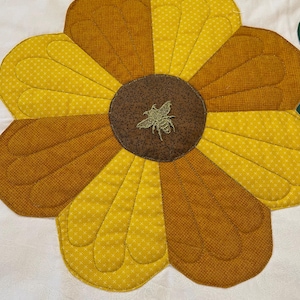 Table Runner, Sunflowers, Patchwork Table Runner, Summer Table Runner, Handmade Table Runner, Patchwork Table Runner, Quilted Table Runner