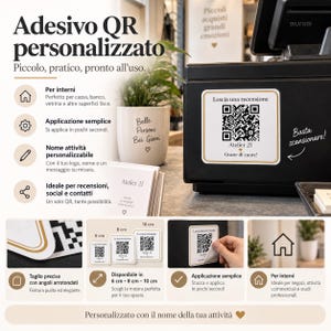 Könnte beinhalten: Ein quadratischer, weißer, personalisierter QR-Code-Aufkleber mit abgerundeten Ecken und goldenem Rand. Der Aufkleber zeigt einen schwarzen QR-Code sowie den Text 'Lascia una recensione', 'Atelier 21' und 'Grazie di cuore!'. Erhältlich in 6 cm, 8 cm und 10 cm.